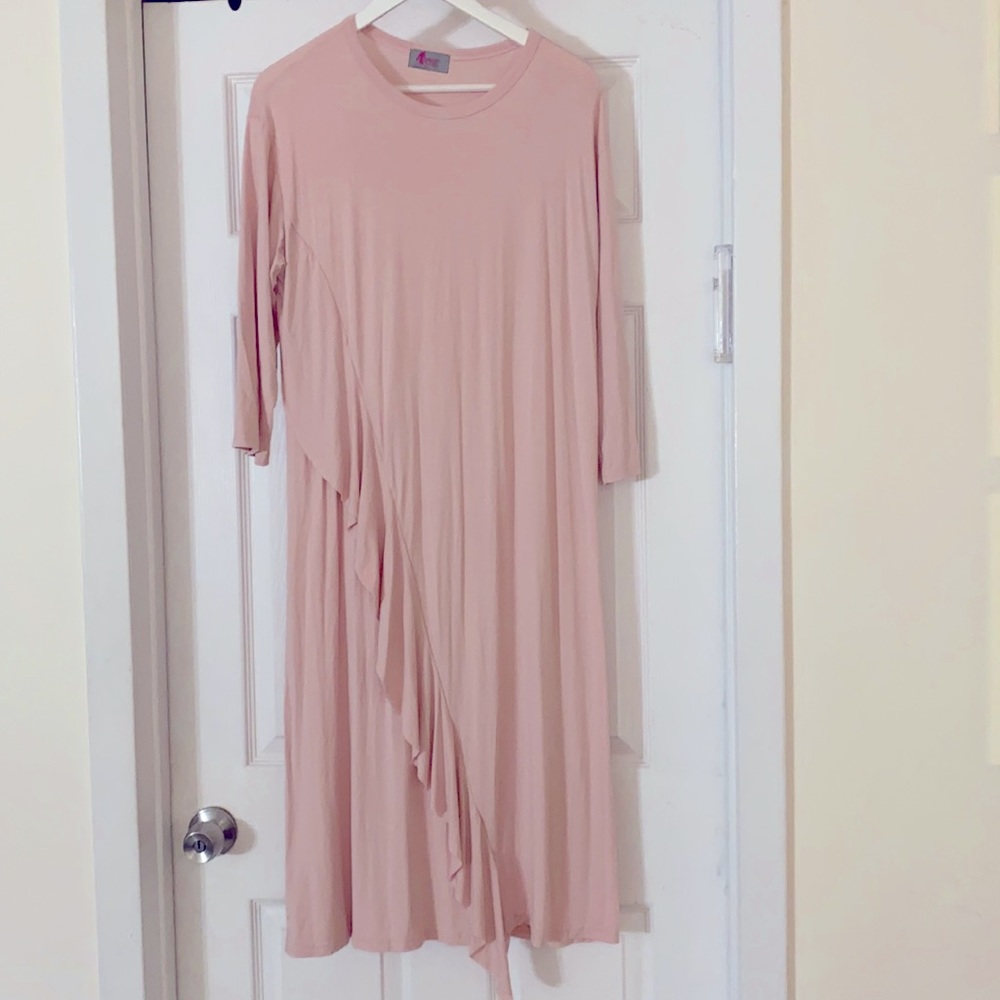 NWOT Maya’s Place light pink ruffle dress with 3/4 sleeves, size M